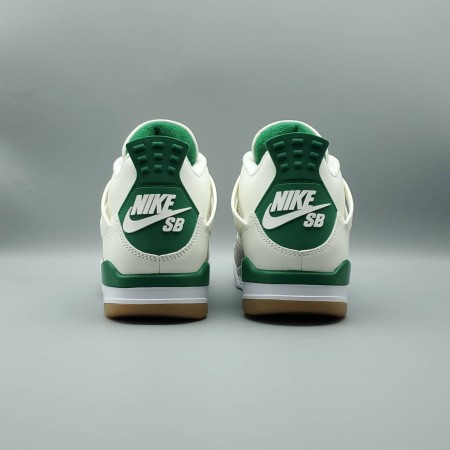 Nike SB x Air Jordan 4 Retro 'Pine Green'